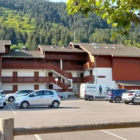 Bernex Studio Au Calme Parking Prive Exterior photo